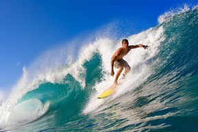 开云官网首页-皇马利用局部优势打出快速推进，皇马的战术打法